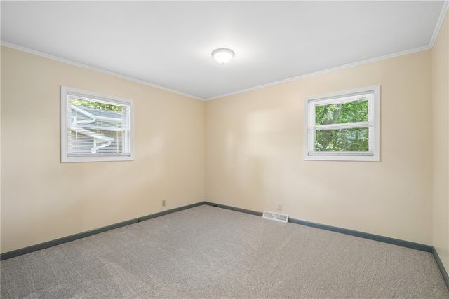 805 Pawnee Drive NW, Cedar Rapids, IA 52405
