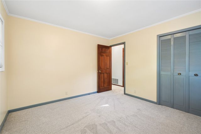 805 Pawnee Drive NW, Cedar Rapids, IA 52405