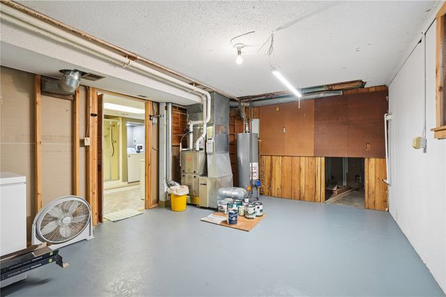 805 Pawnee Drive NW, Cedar Rapids, IA 52405