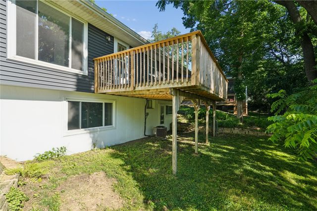 805 Pawnee Drive NW, Cedar Rapids, IA 52405