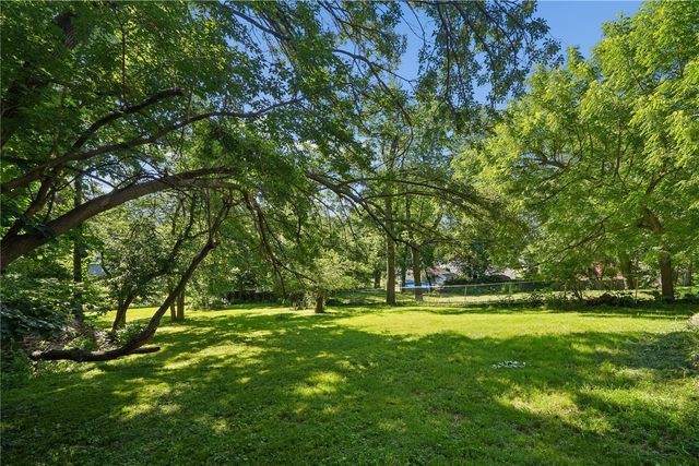 805 Pawnee Drive NW, Cedar Rapids, IA 52405
