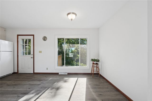 805 Pawnee Drive NW, Cedar Rapids, IA 52405