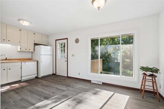 805 Pawnee Drive NW, Cedar Rapids, IA 52405