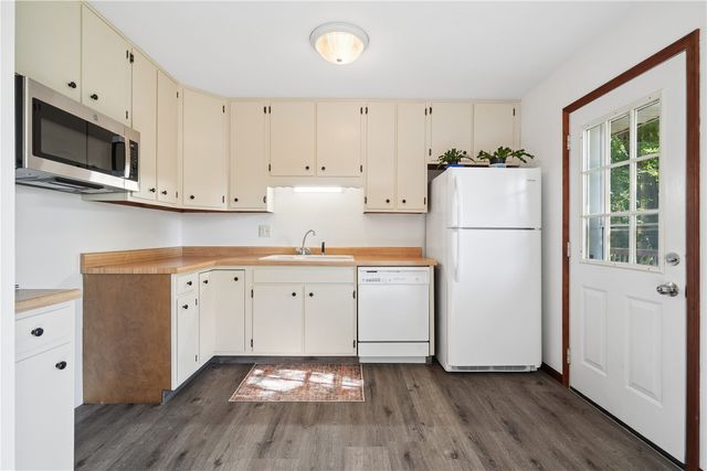 805 Pawnee Drive NW, Cedar Rapids, IA 52405