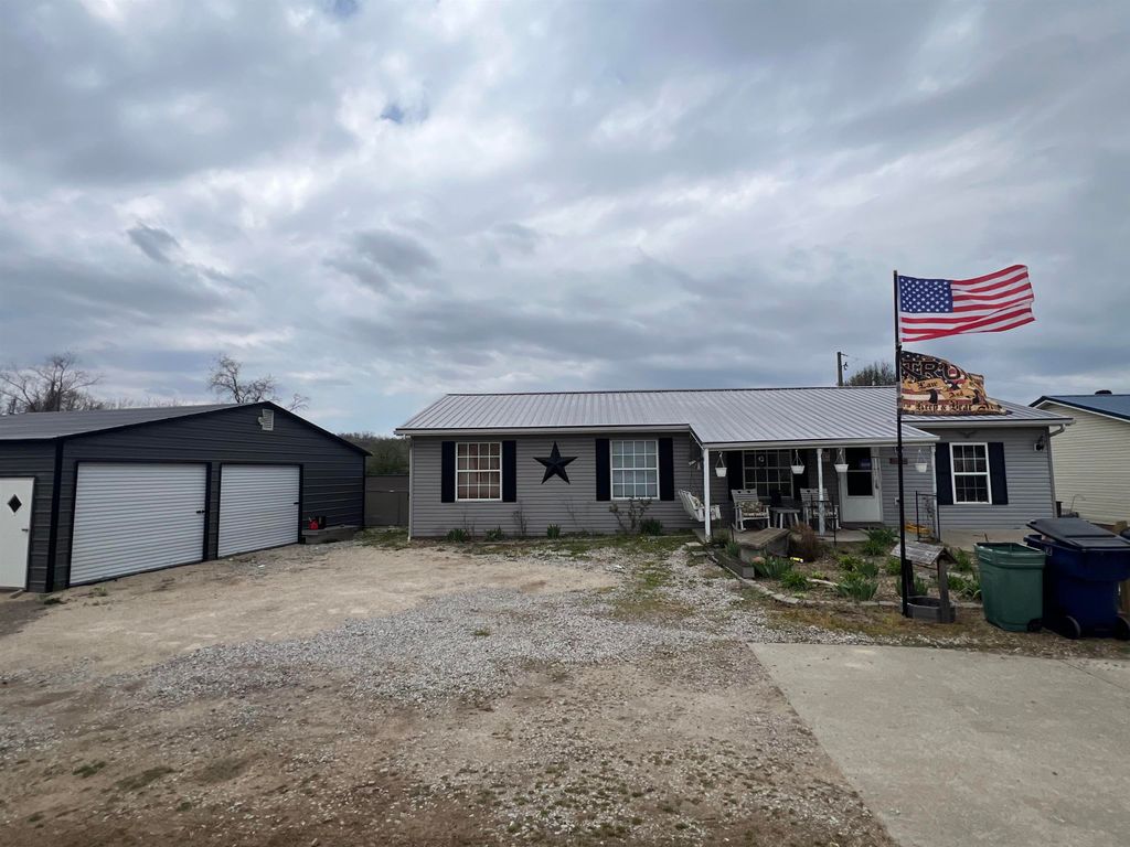 38 Private Drive 2822, South Point, OH 45680