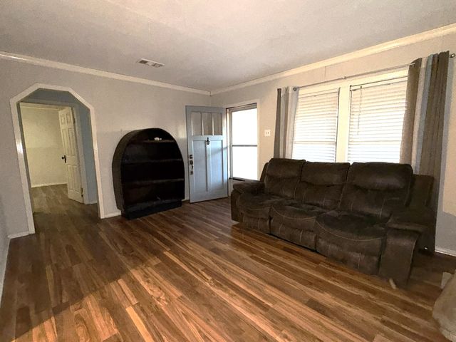 5712 Calloway Street, Sansom Park, TX 76114