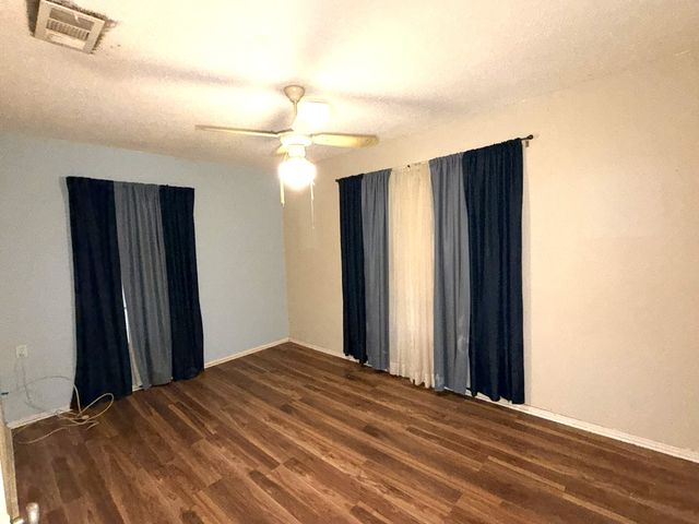 5712 Calloway Street, Sansom Park, TX 76114