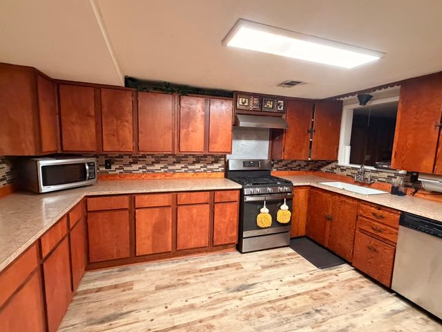 5712 Calloway Street, Sansom Park, TX 76114