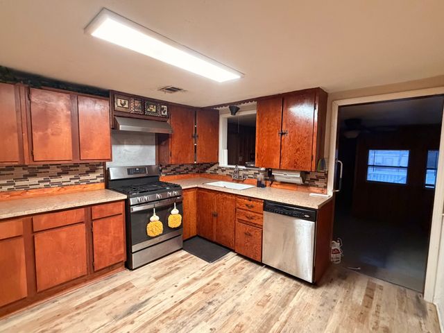 5712 Calloway Street, Sansom Park, TX 76114