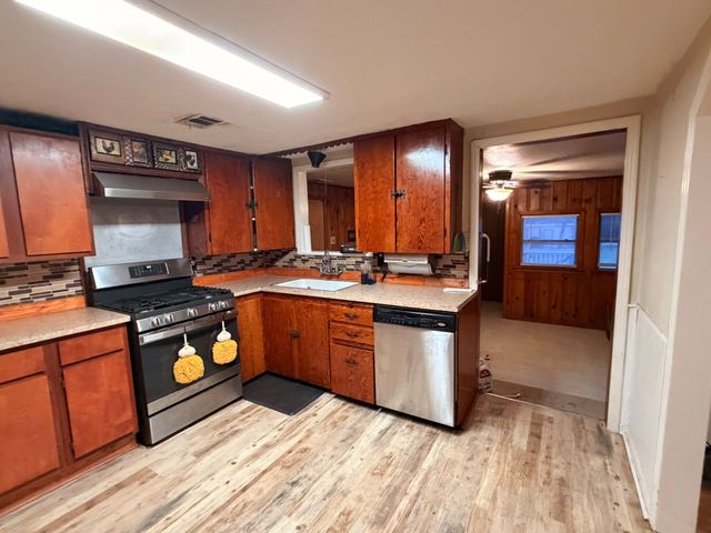 5712 Calloway Street, Sansom Park, TX 76114