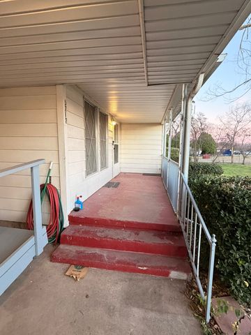 5712 Calloway Street, Sansom Park, TX 76114