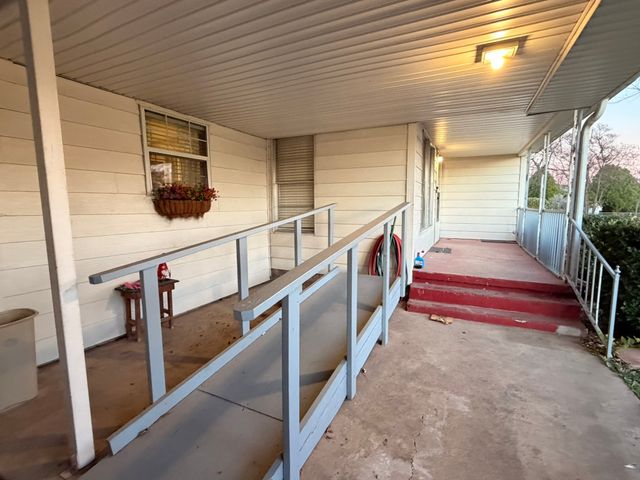 5712 Calloway Street, Sansom Park, TX 76114