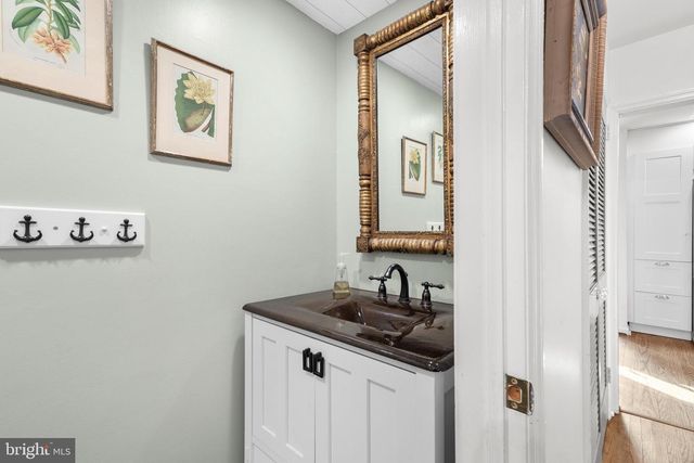 8720 STENTON AVE, Philadelphia, PA 19118