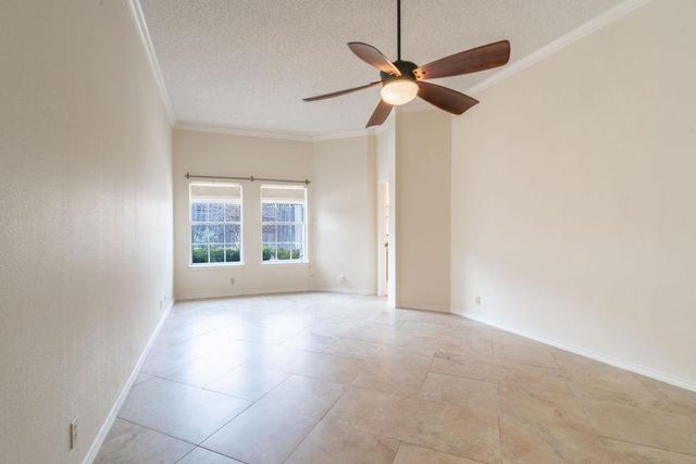 1012 Parrot TRL, Round Rock, TX 78681