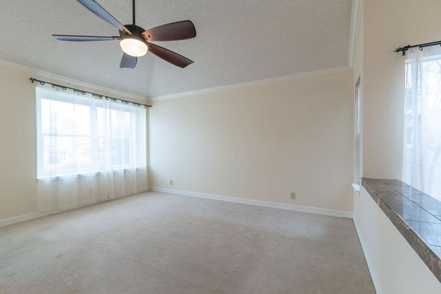 1012 Parrot TRL, Round Rock, TX 78681