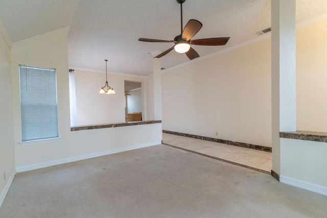 1012 Parrot TRL, Round Rock, TX 78681