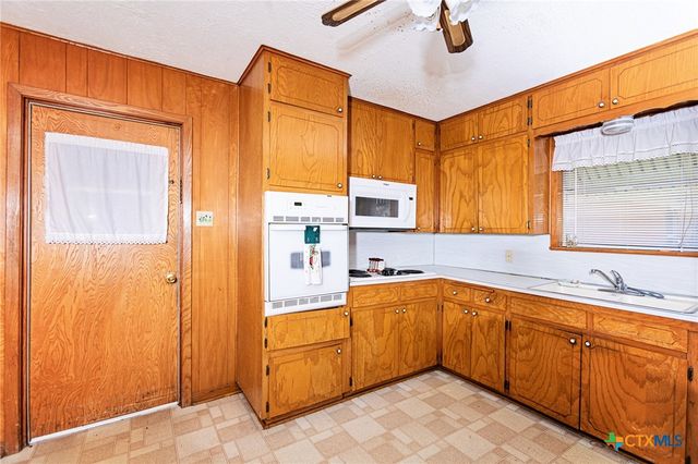 3206 Shady Hill Drive, Temple, TX 76502