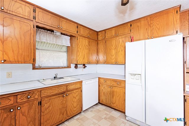 3206 Shady Hill Drive, Temple, TX 76502