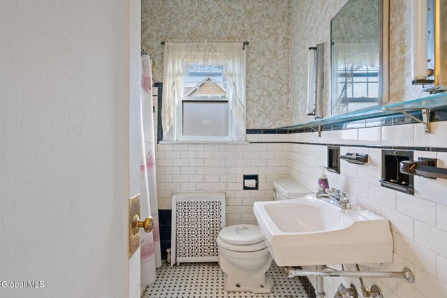 42 Collins Place, Albany, NY 12208