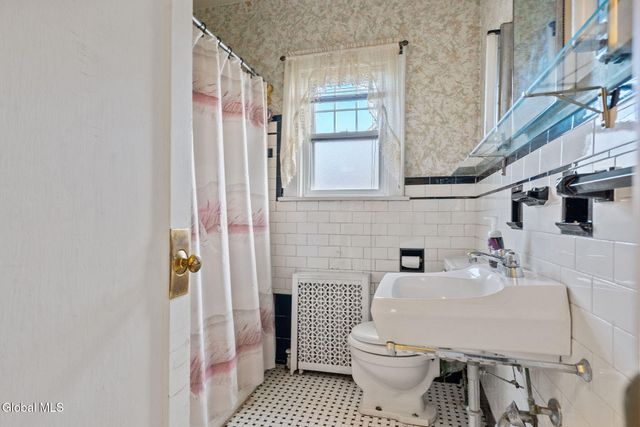 42 Collins Place, Albany, NY 12208