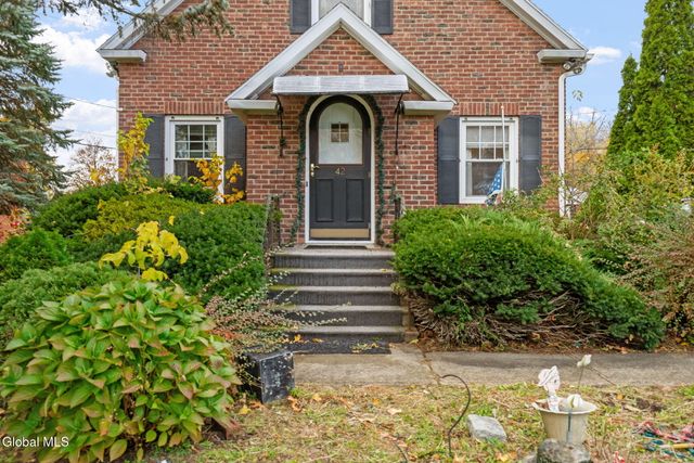 42 Collins Place, Albany, NY 12208