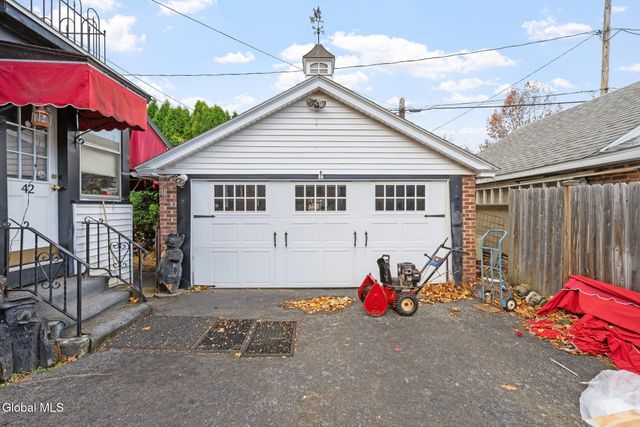 42 Collins Place, Albany, NY 12208