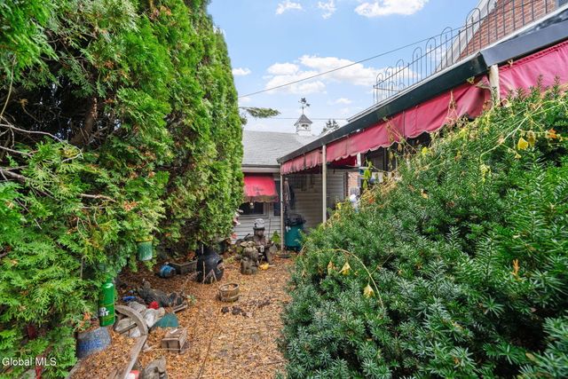 42 Collins Place, Albany, NY 12208