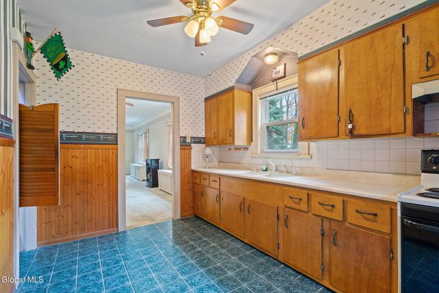 42 Collins Place, Albany, NY 12208