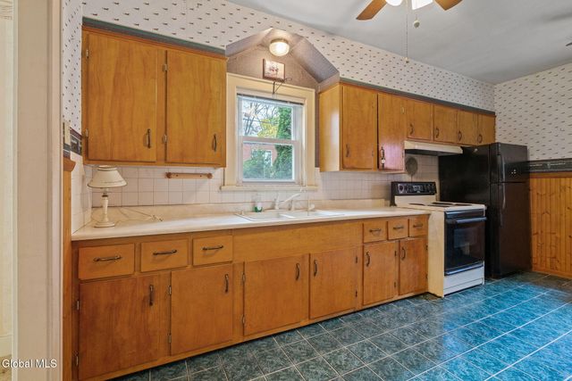 42 Collins Place, Albany, NY 12208