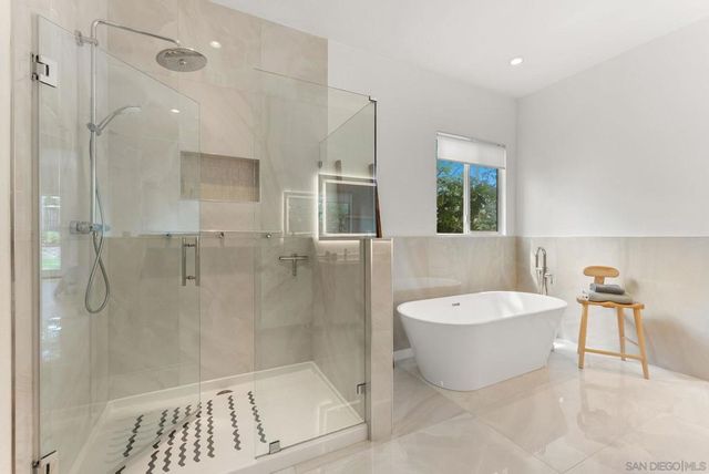 7933 Sitio Nispero, Carlsbad, CA 92009