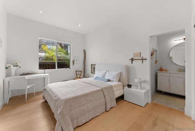 7933 Sitio Nispero, Carlsbad, CA 92009