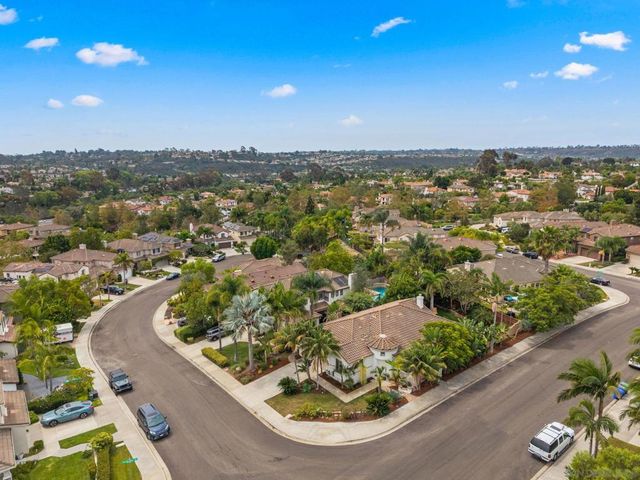 7933 Sitio Nispero, Carlsbad, CA 92009