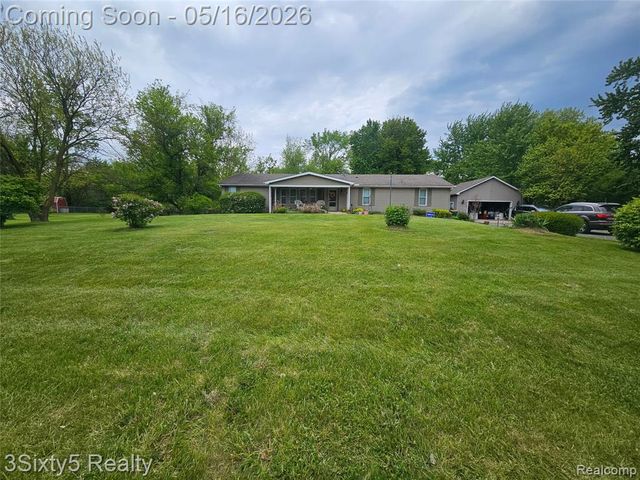 20950 Wahrman Road, New Boston, MI 48164