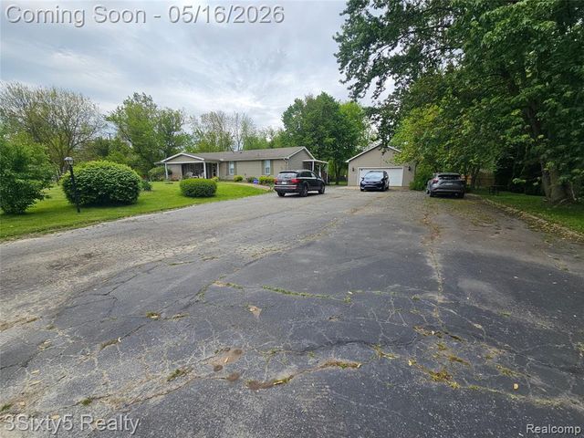20950 Wahrman Road, New Boston, MI 48164