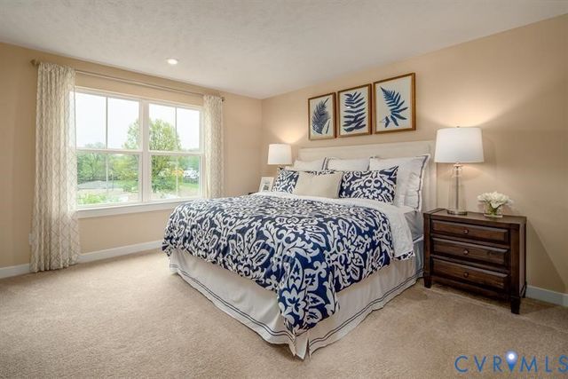 4 Nine Iron Dr, Richmond, VA 23223