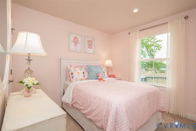 4 Nine Iron Dr, Richmond, VA 23223