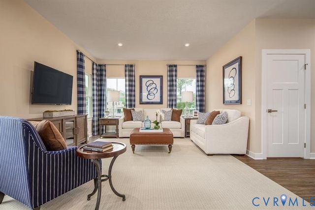4 Nine Iron Dr, Richmond, VA 23223