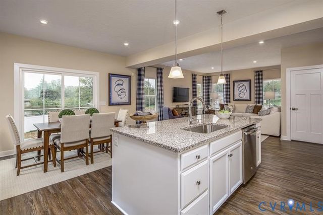 4 Nine Iron Dr, Richmond, VA 23223