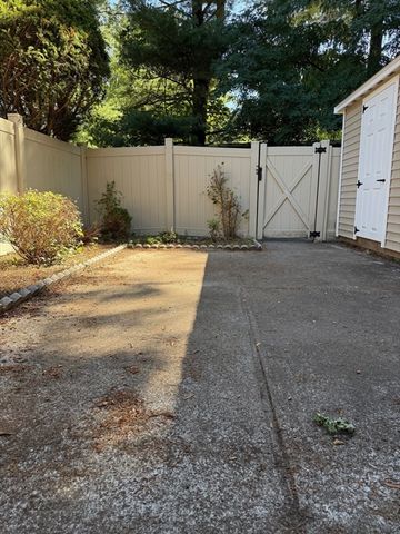 1907 Windsor Dr 1907, Framingham, MA 01701