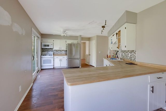 S26W26876 Mac Arthur ROAD, Waukesha, WI 53188