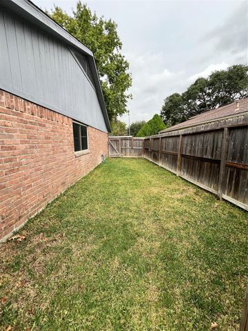 7215 La Entrada Drive, Houston, TX 77083