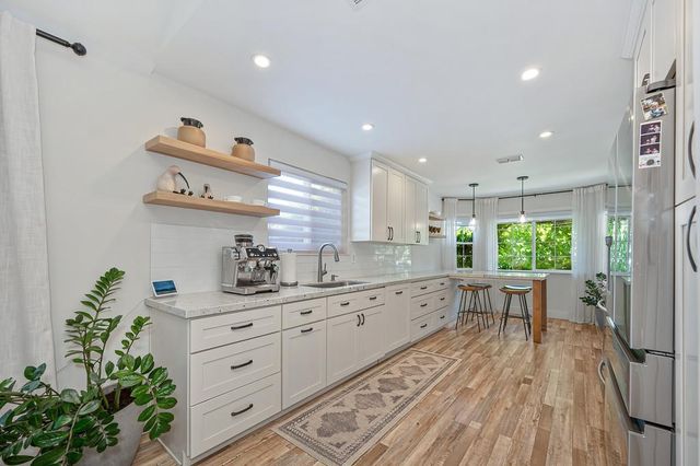 3958 N Country Dr, Antelope, CA 95843