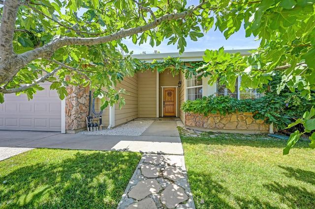 3958 N Country Dr, Antelope, CA 95843