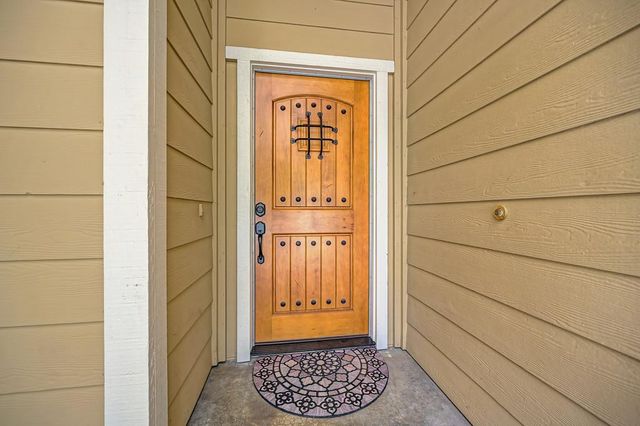 3958 N Country Dr, Antelope, CA 95843