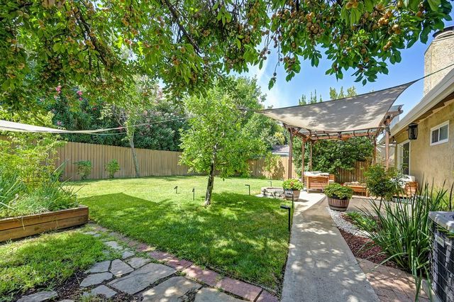 3958 N Country Dr, Antelope, CA 95843