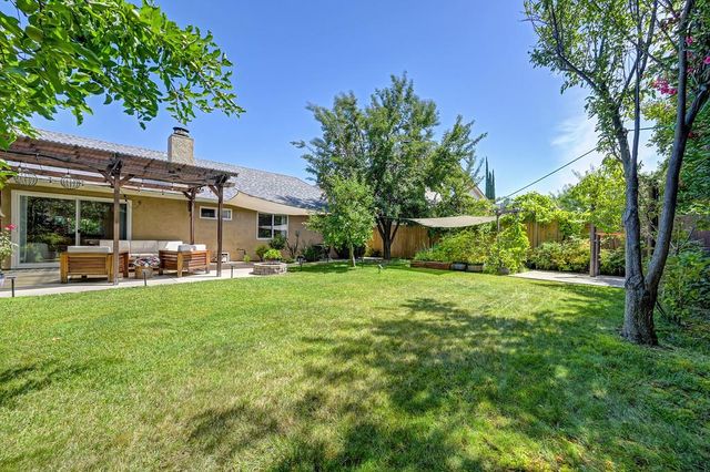 3958 N Country Dr, Antelope, CA 95843