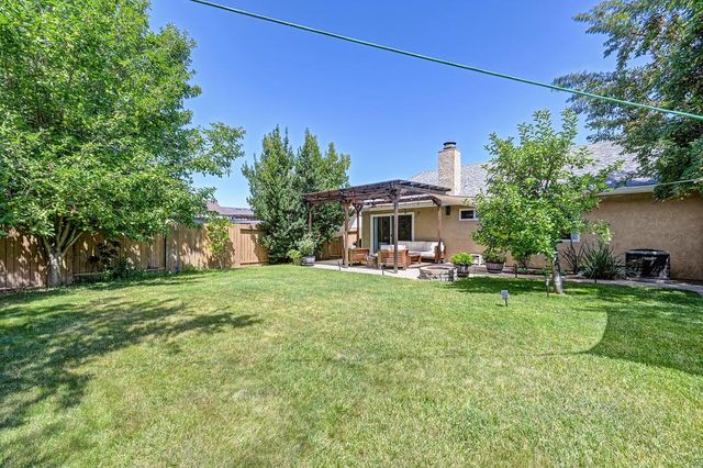 3958 N Country Dr, Antelope, CA 95843
