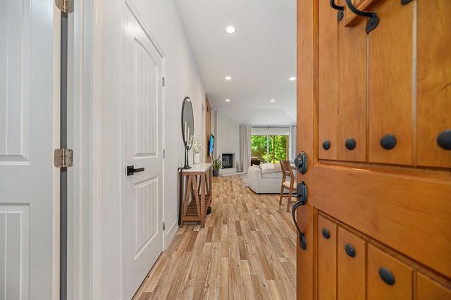 3958 N Country Dr, Antelope, CA 95843