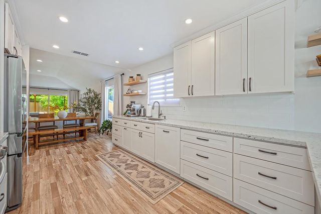 3958 N Country Dr, Antelope, CA 95843