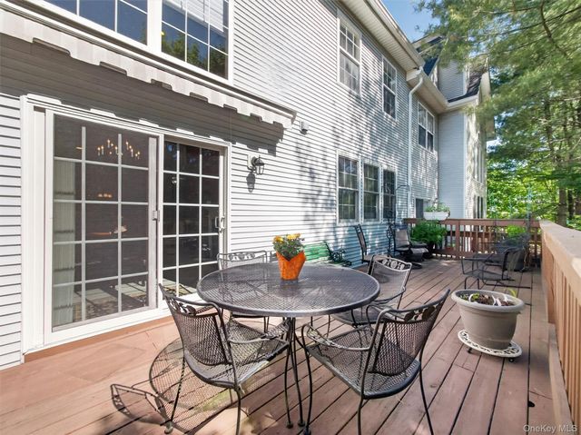 5 Holly Court, Tuxedo Park, NY 10987